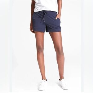 Athleta Midtown Cuff Shorts Navy 5” Inseam Size 8 Tall